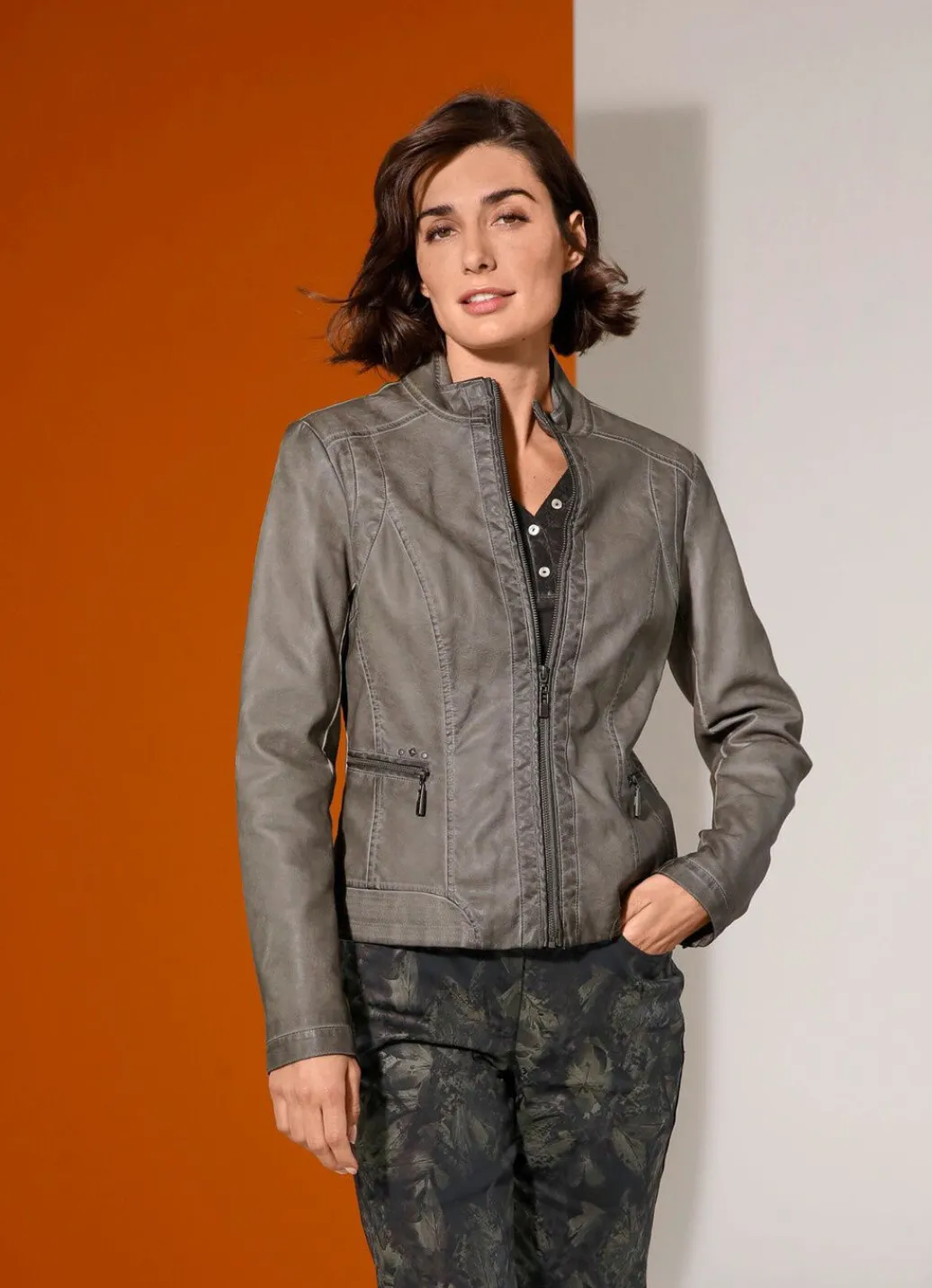 Damen Mona Lederimitatjacken<Blazer mit dezenter Nietenzer