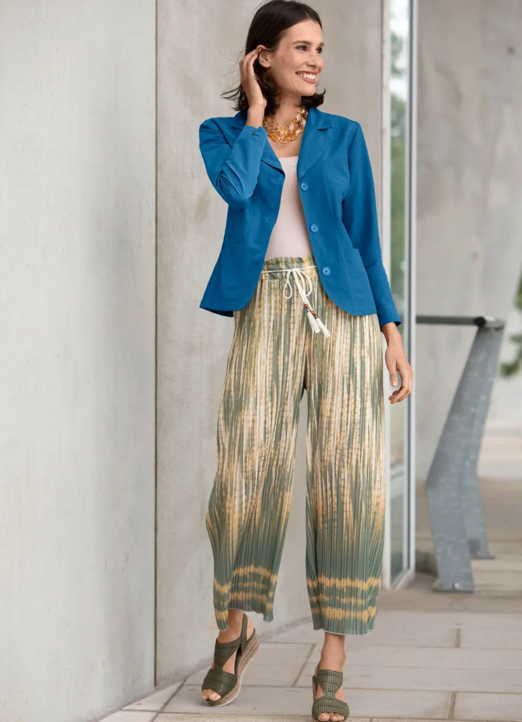 Damen Mona Blusenjacken|Basics<Blusenjacke mit Schulterpolster