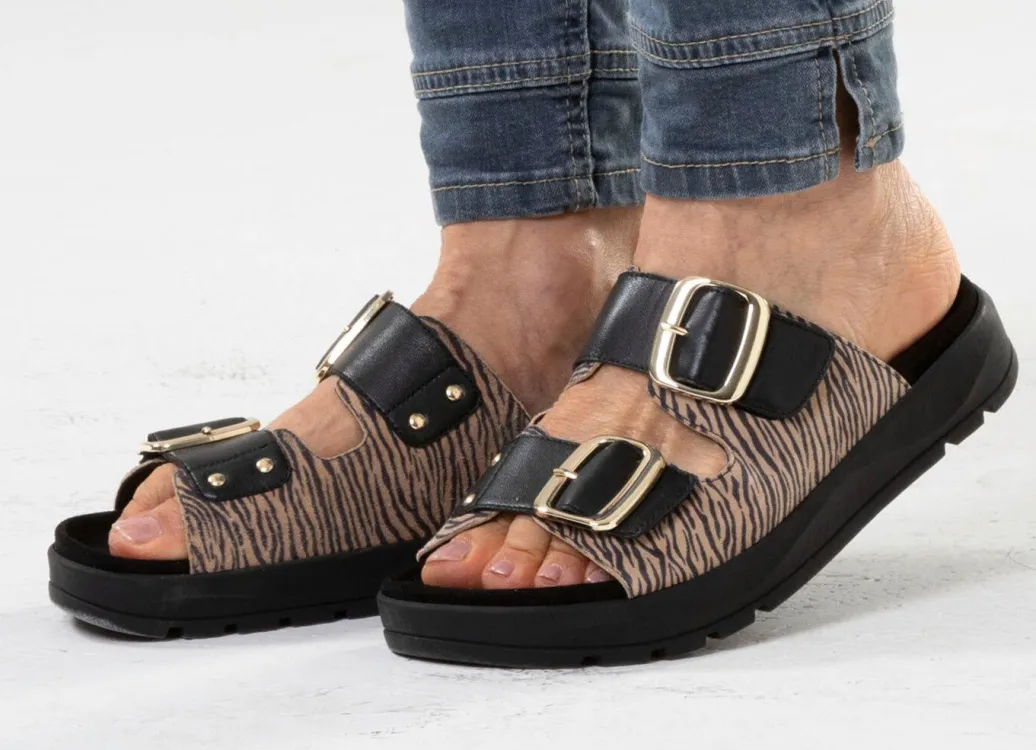 Best Caprice, trendige Damen-Pantoletten, Weite G, mit herausnehmbarem Fußbett Damen Pantoletten