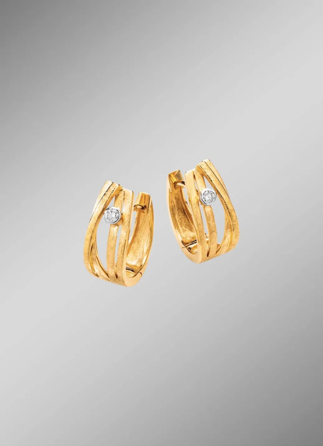 Damen Mona Ohrschmuck<Edle Klappcreolen mit Brillanten