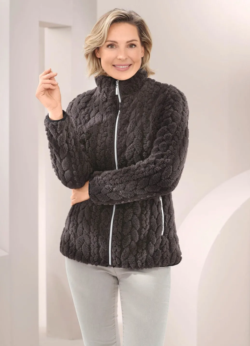 Damen Mona Übergangsjacken<Fleecejacke mit Zopfmuster