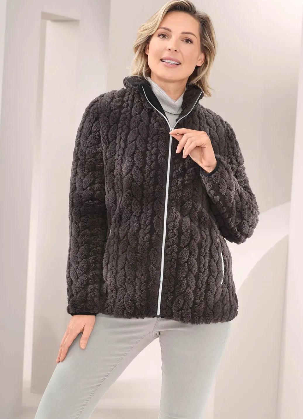 Damen Mona Übergangsjacken<Fleecejacke mit Zopfmuster