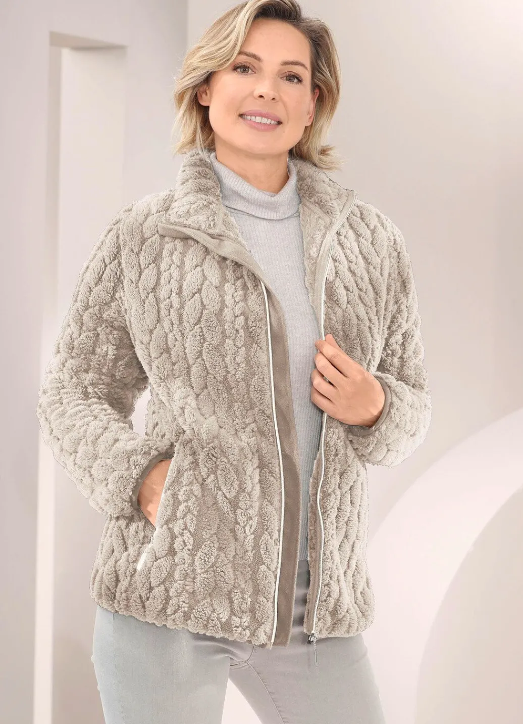 Damen Mona Übergangsjacken<Fleecejacke mit Zopfmuster