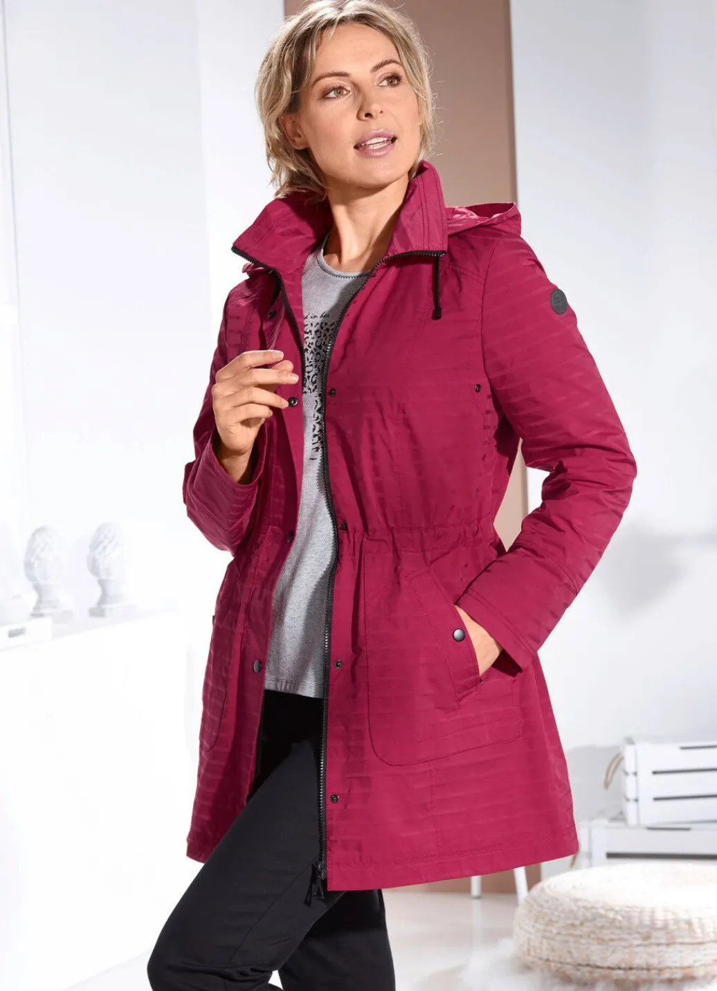 Damen Mona Übergangsjacken|Funktionsjacken<Funktionsjacke mit dezentem Streifendessin