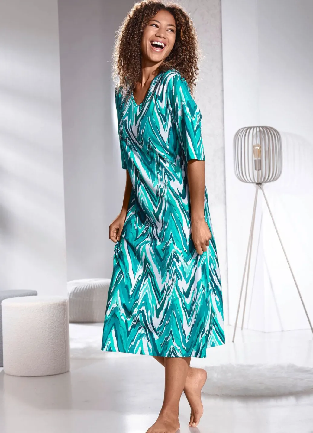 Damen Mona Freizeitkleider|Hauskleider<Hauskleid mit V-Ausschnitt