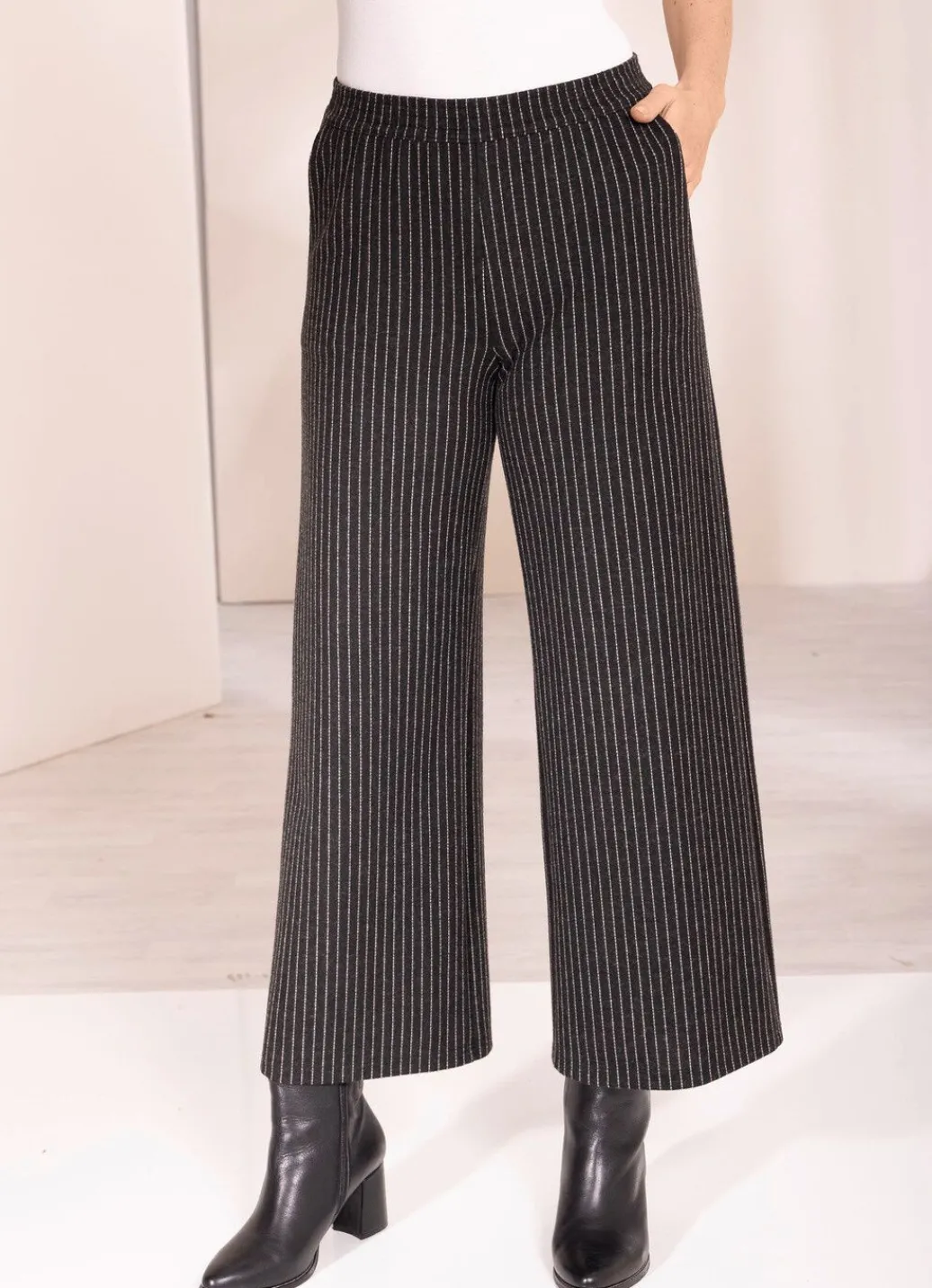 Damen Mona Schlupfhosen|Lange Hosen<Hose mit aktuellen Nadelstreifen