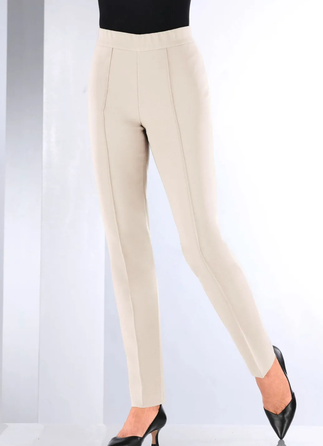 Damen Mona Schlupfhosen<Hose mit schmaler Fußweite