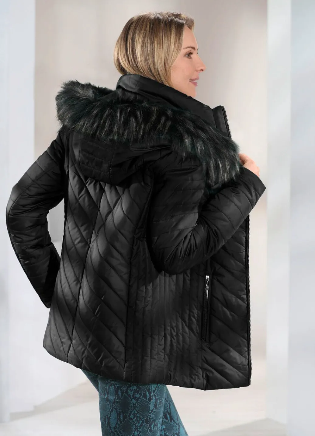 Damen Mona Winterjacken<Jacke mit abnehmbarer Kapuze