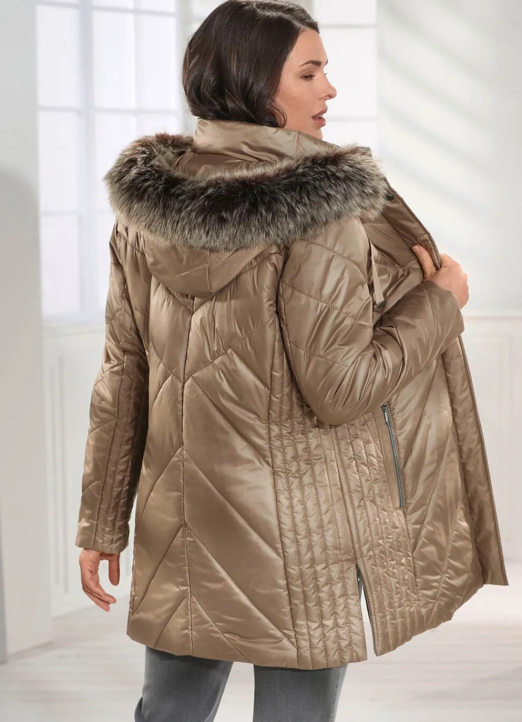 Damen Mona Winterjacken<Jacke mit abnehmbarer Kapuze