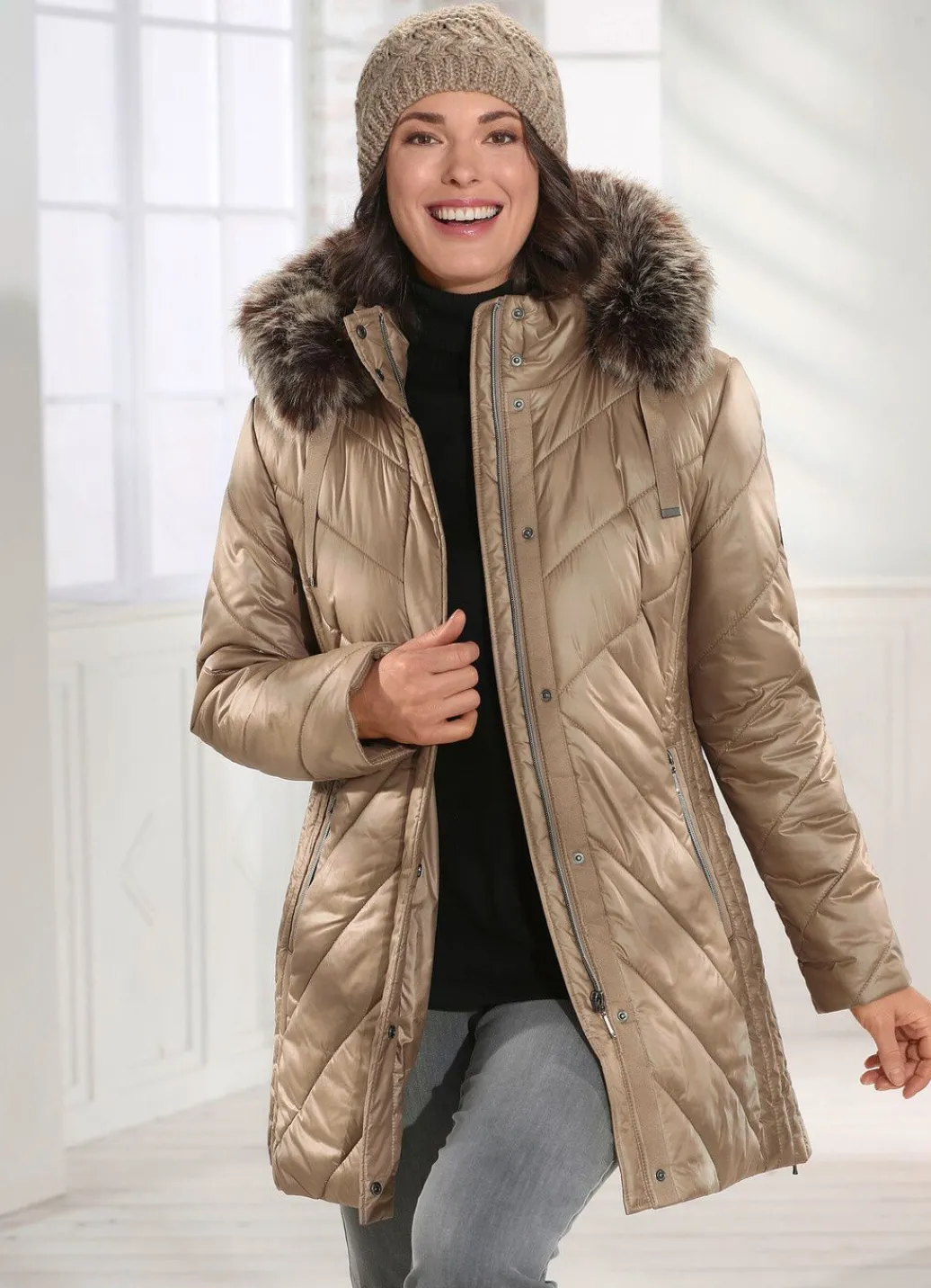 Damen Mona Winterjacken<Jacke mit abnehmbarer Kapuze