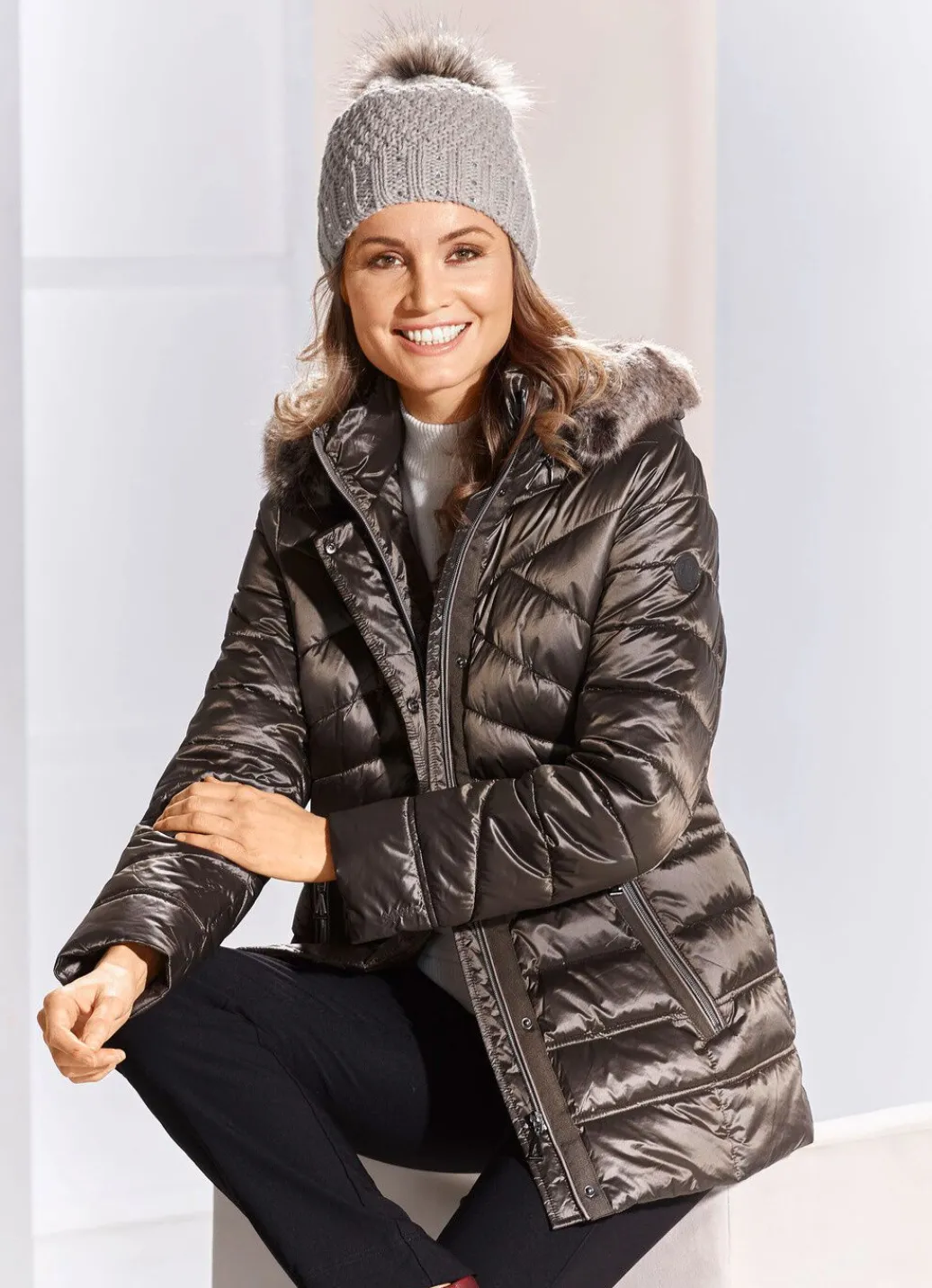 Damen Mona Winterjacken<Jacke mit abnehmbarer Kapuze