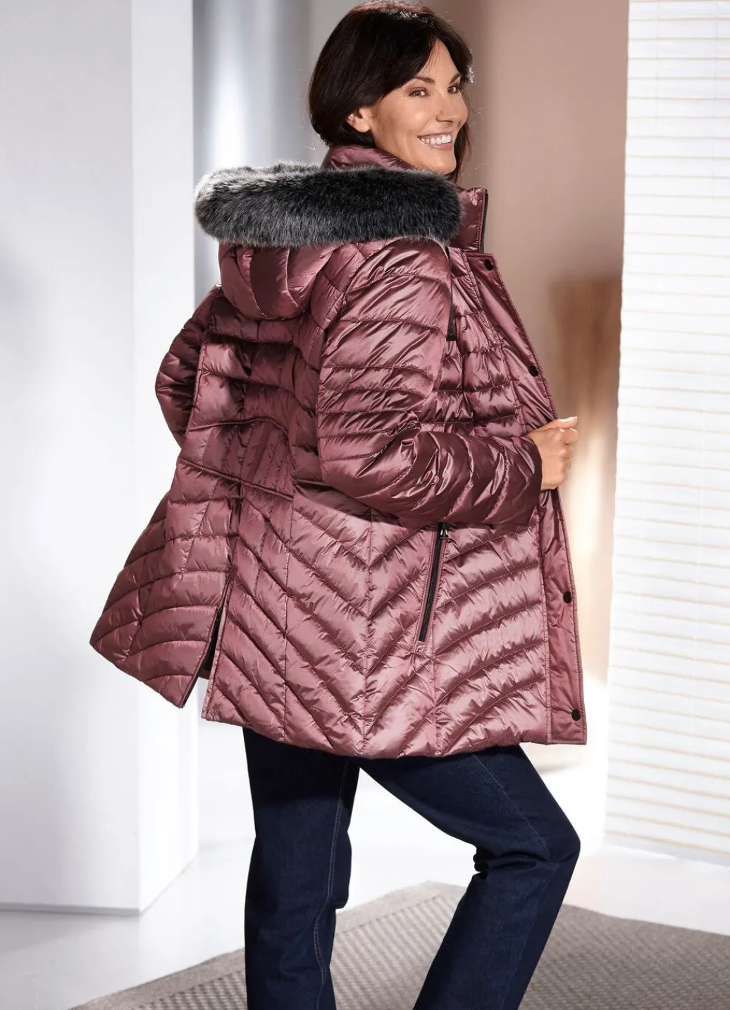 Damen Mona Winterjacken<Jacke mit abnehmbarer Kapuze