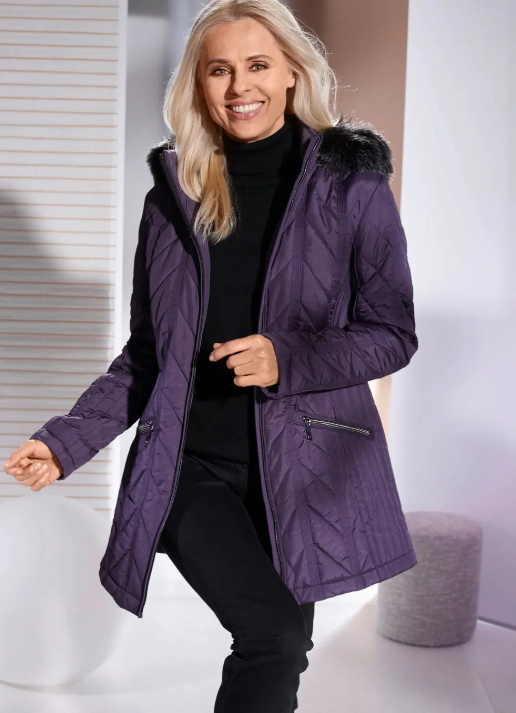 Damen Mona Winterjacken<Jacke mit Längssteppung seitlich