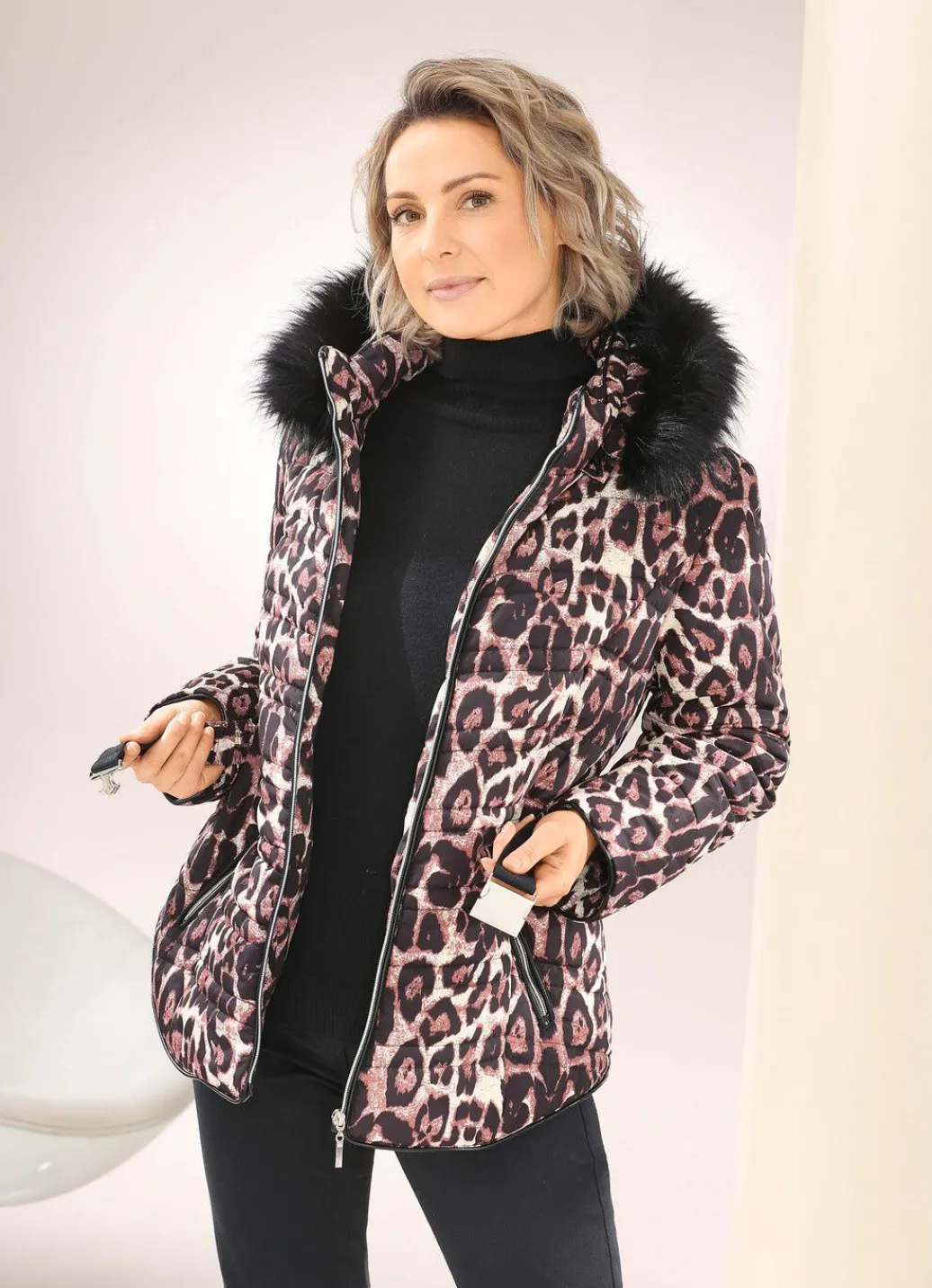 Damen Mona Winterjacken<Jacke mit Stretchgürtel