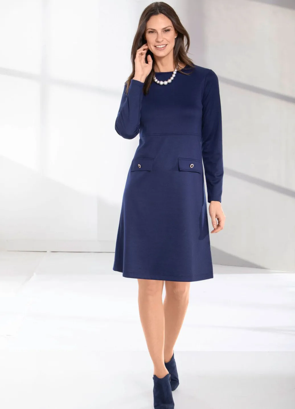 Damen Mona Freizeitkleider<Kleid mit glänzendem Schmuckknopf