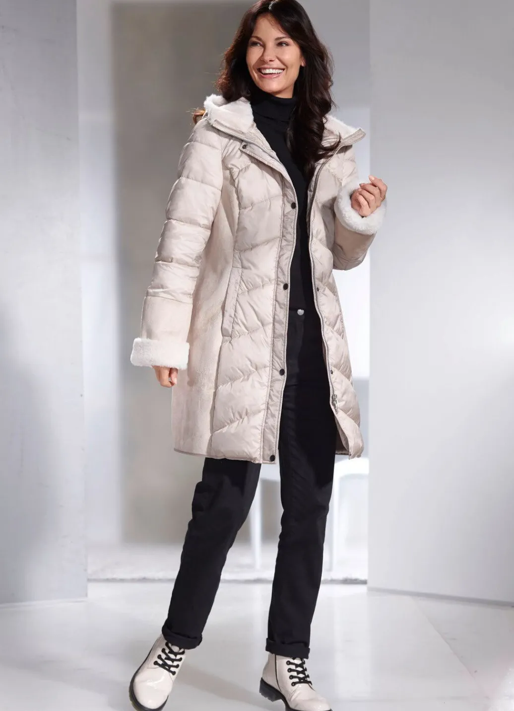 Damen Mona Wintermäntel<Kurzmantel in aktuellem Materialmix