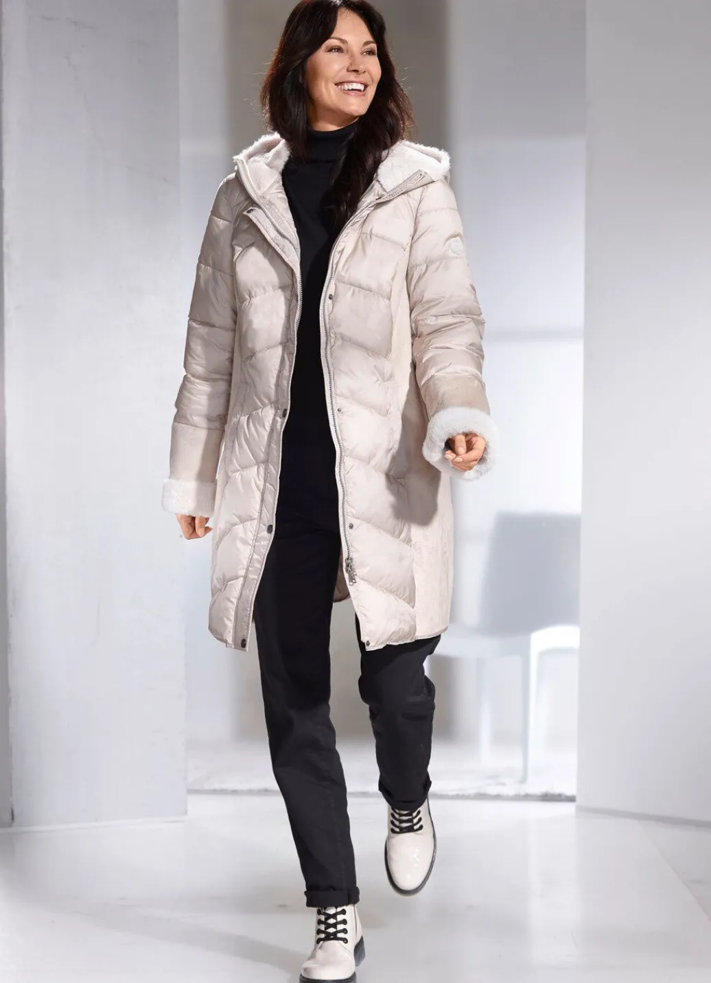 Damen Mona Wintermäntel<Kurzmantel in aktuellem Materialmix