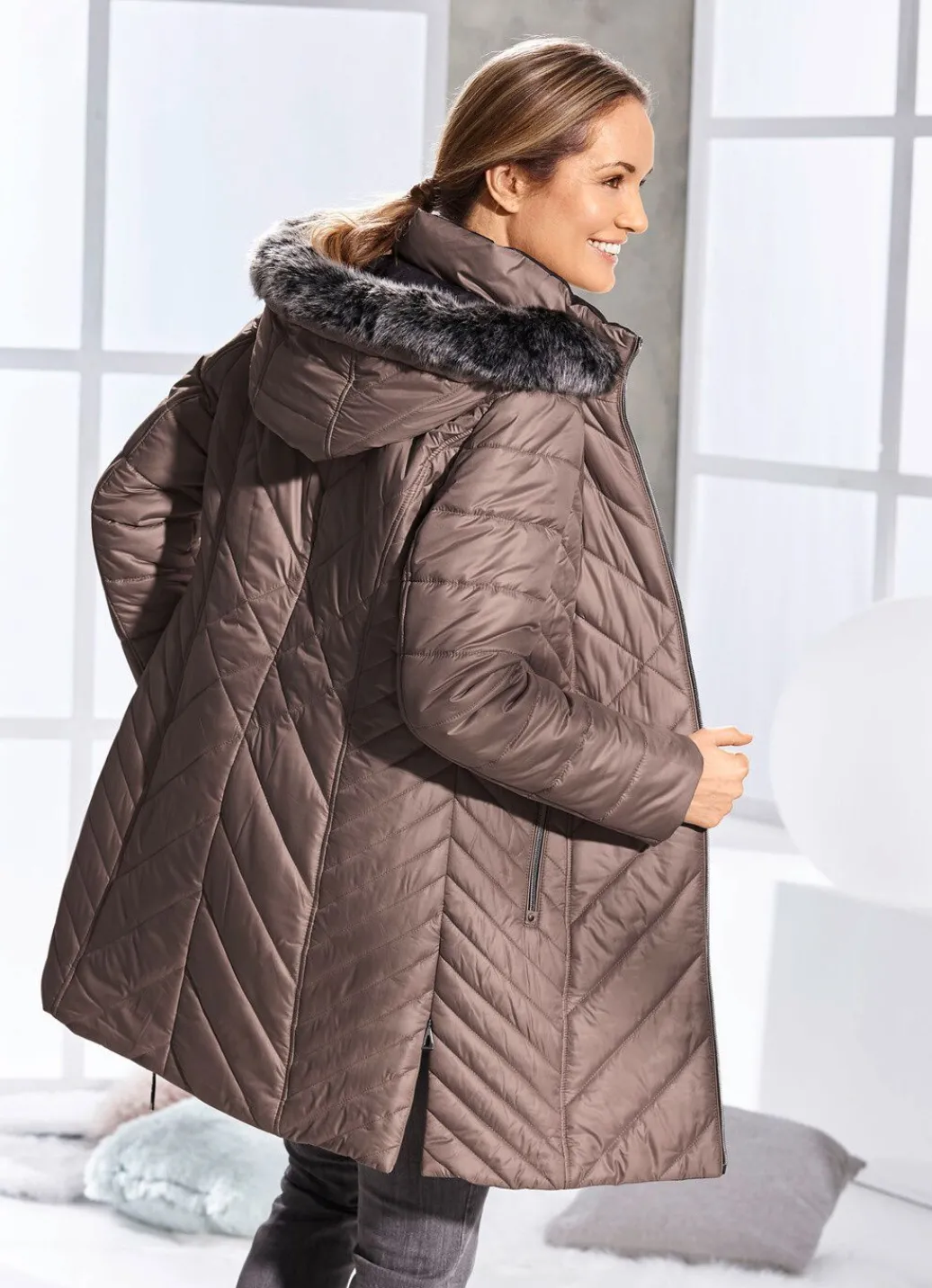 Damen Mona Wintermäntel<Kurzmantel mit abnehmbarem Kunstpelz-Besatz