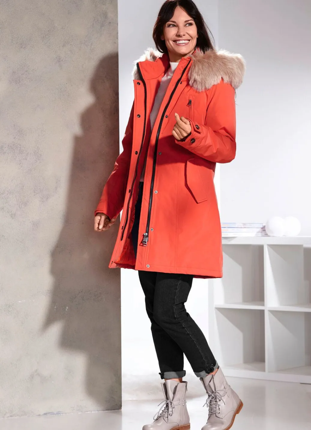 Damen Mona Wintermäntel<Kurzmantel mit größenverstellbarer Kapuze