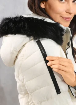 Damen Mona Wintermäntel<Kurzmantel mit Kunstpelz-Innenausstattung in der Kapuze