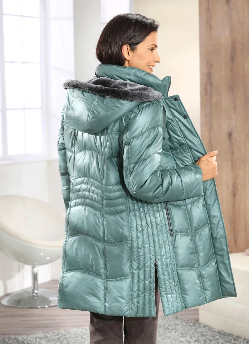Damen Mona Wintermäntel<Kurzmantel mit Längssteppung seitlich