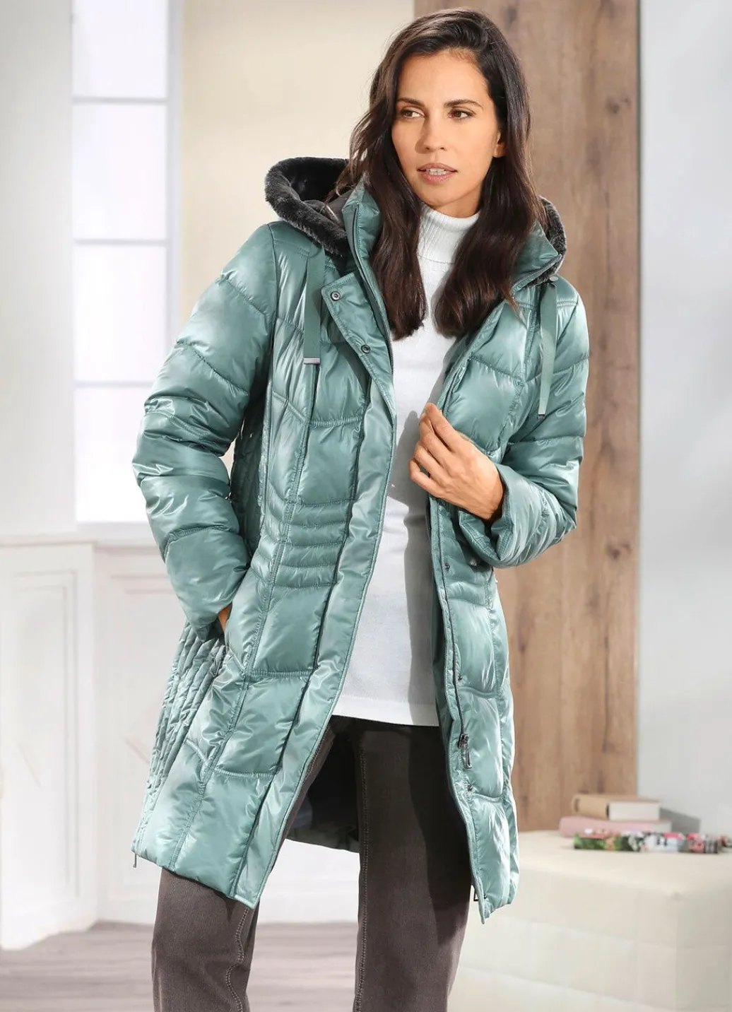 Damen Mona Wintermäntel<Kurzmantel mit Längssteppung seitlich