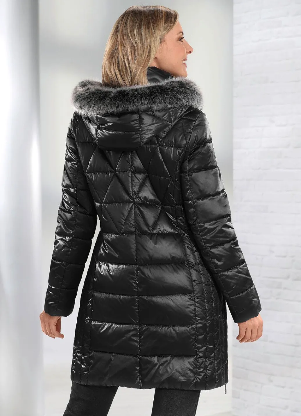 Damen Mona Wintermäntel<Kurzmantel mit Längssteppung seitlich