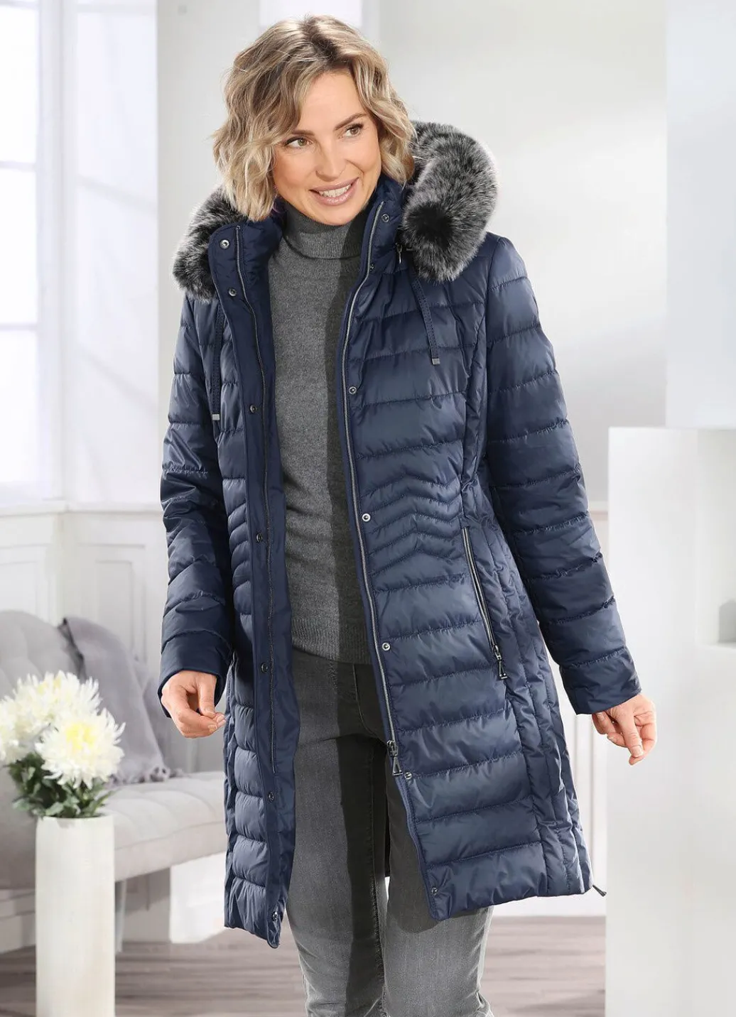 Damen Mona Wintermäntel<Kurzmantel mit seitlicher Längssteppung