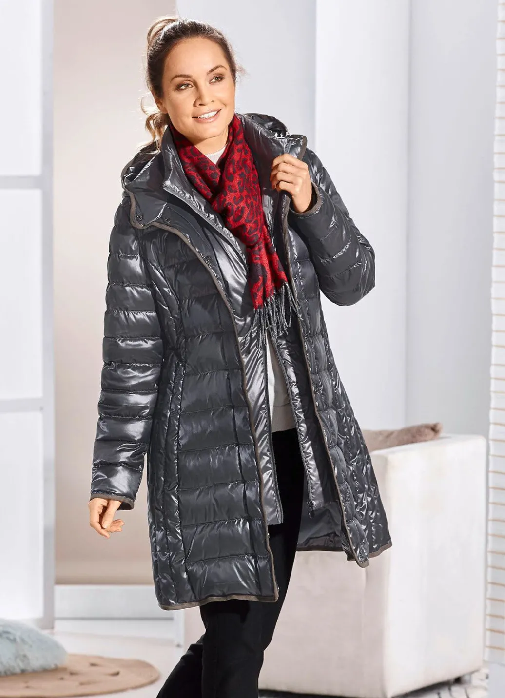 Damen Mona Wintermäntel<Kurzmantel mit seitlicher Längssteppung