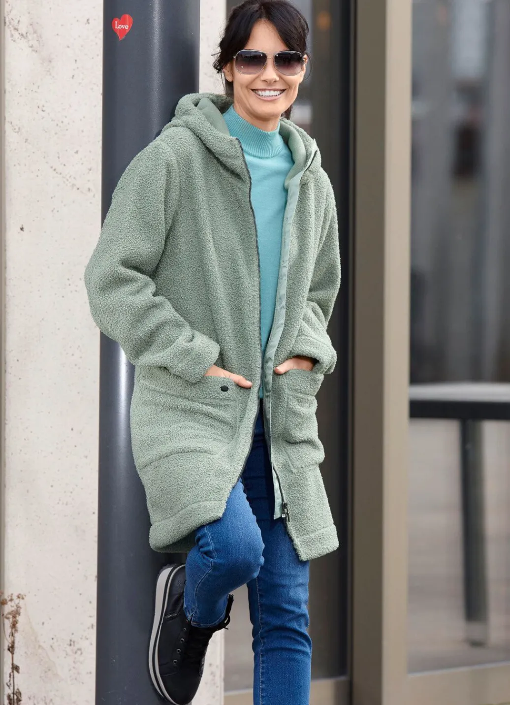 Damen Mona Winterjacken<Longjacke mit angeschnittener Kapuze