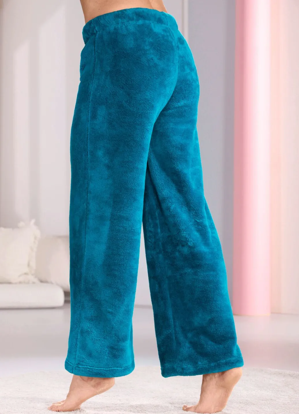 Damen Mona Schlafanzüge<Lounge-Anzug von Laurina mit durchgeknöpftem Oberteil