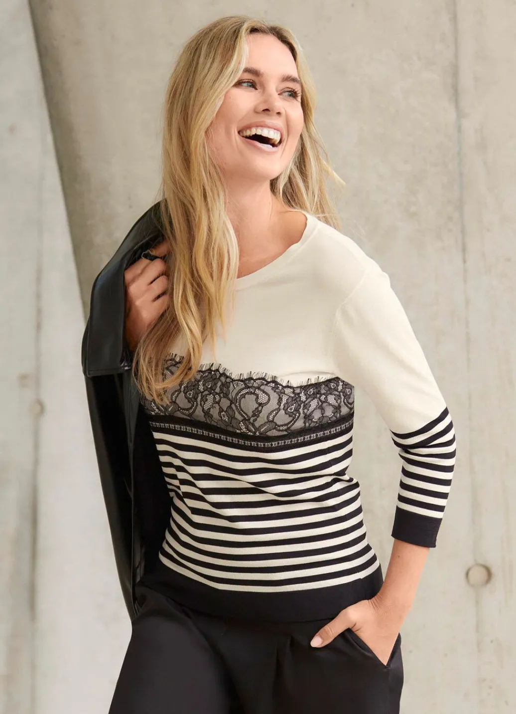 Damen Mona Pullover<Pullover mit Spitzenbesatz