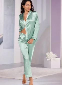 Damen Mona Schlafanzüge<Schlafanzug von Laurina aus Satin und durchgeknöpft
