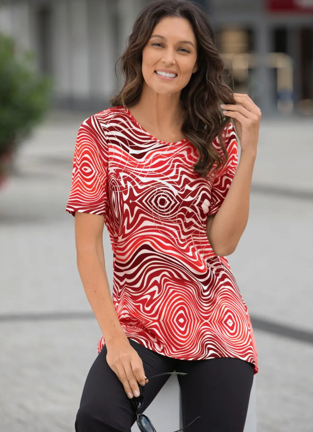 Damen Mona Kurzarm<Shirt mit silberfarbener Folie im Vorderteil in 2 Farben