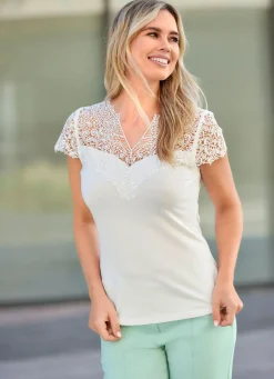Damen Mona Kurzarm<Shirt mit Spitzenverarbeitung