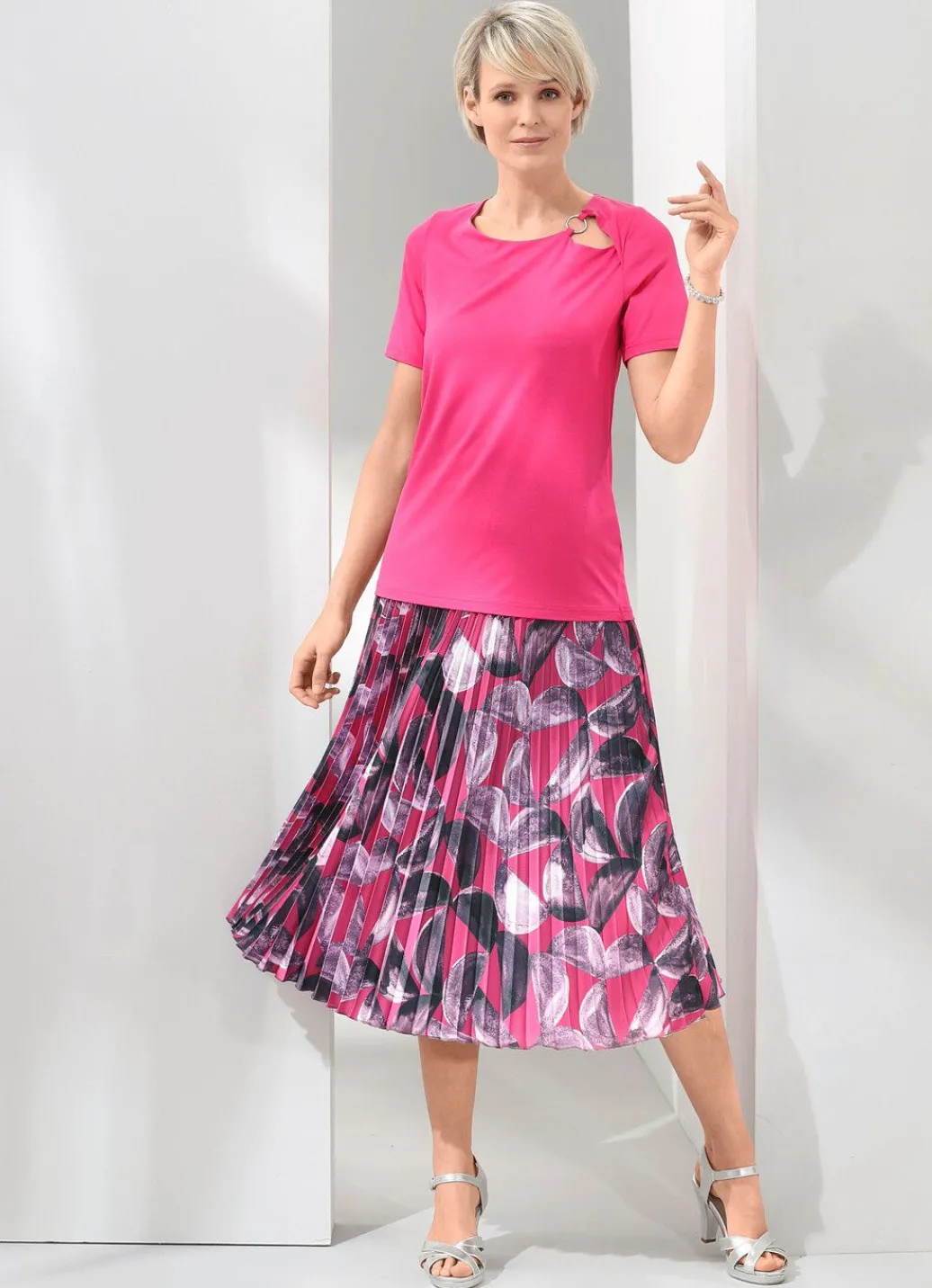 Damen Mona Kurzarm<Shirt mit Zierring