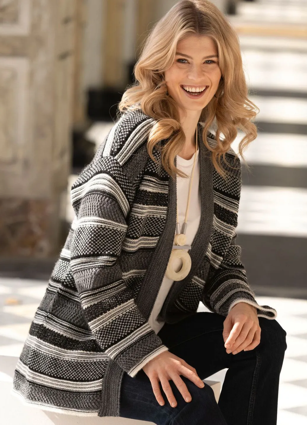 Outlet Strickjacke mit Alpaka und in Strukturmix Damen Strickjacken