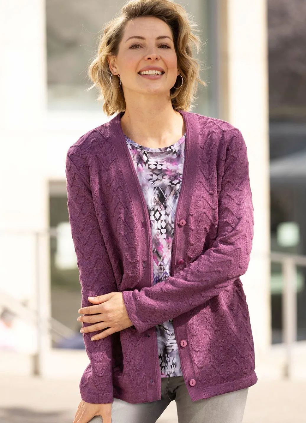 Outlet Strickjacke mit dekorativer Struktur Damen Strickjacken|Basics