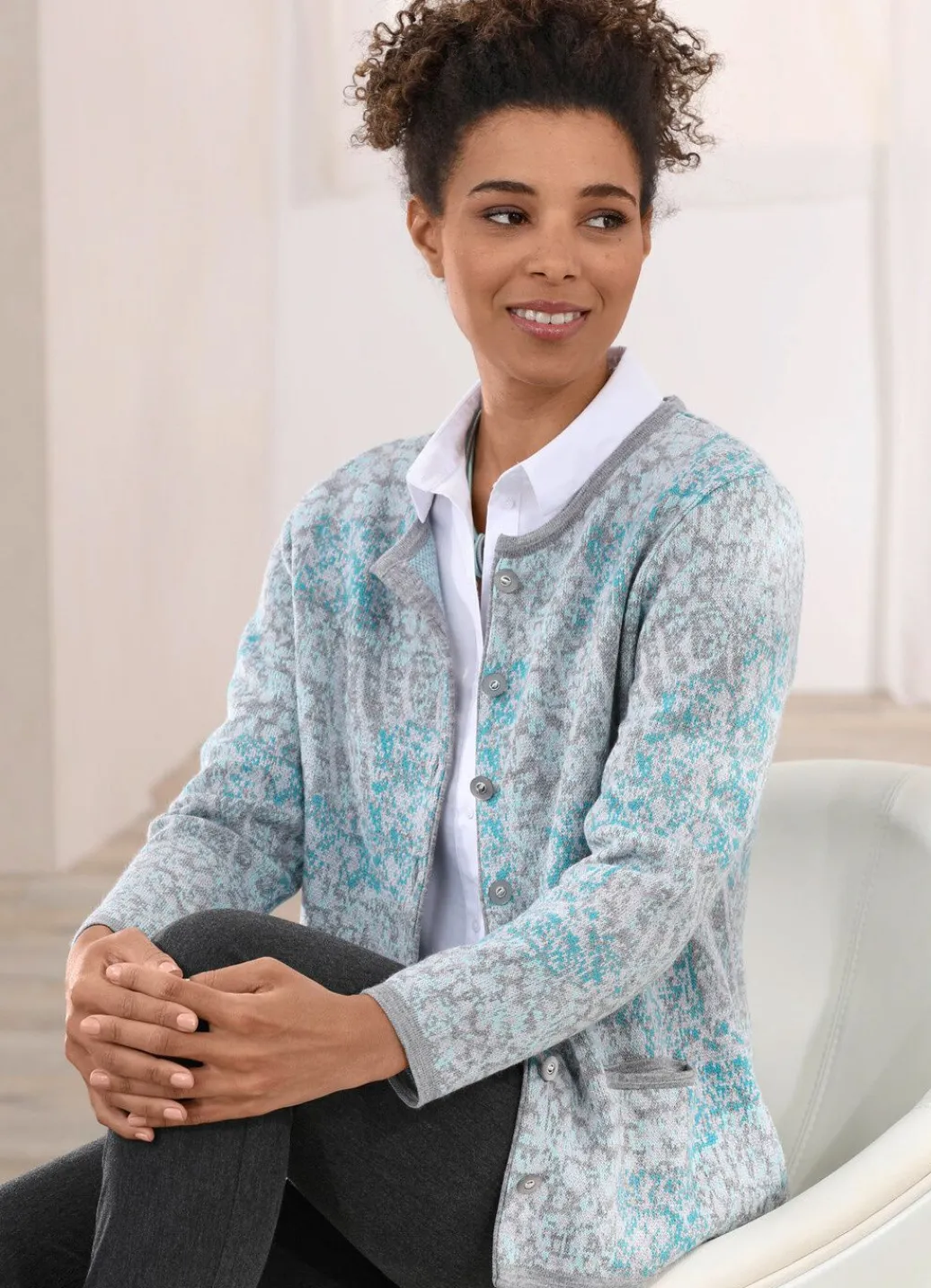 Best Strickjacke mit dekorativen Knöpfen Damen Strickjacken