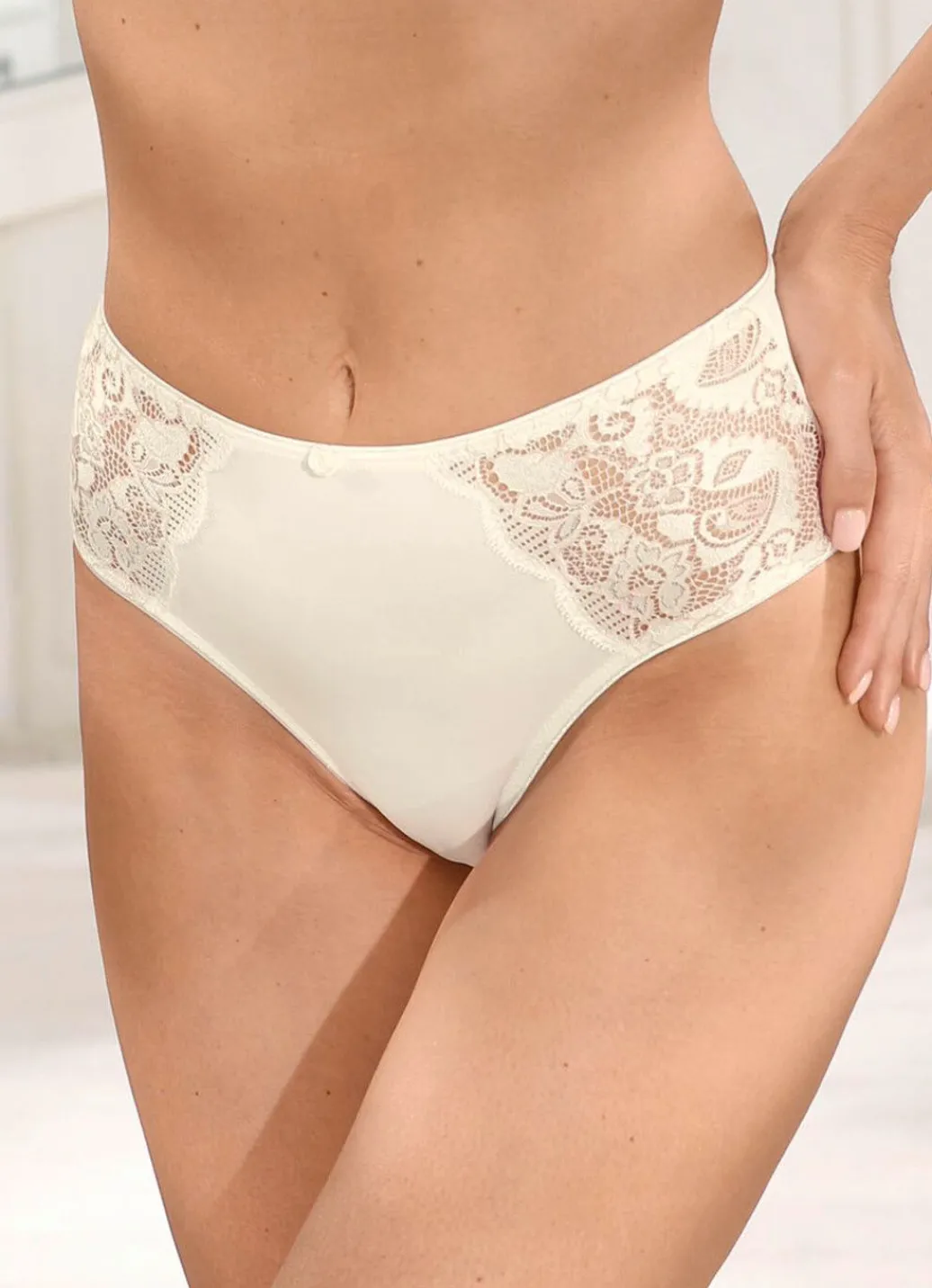New Susa Slip mit Elastikspitze Damen Slips