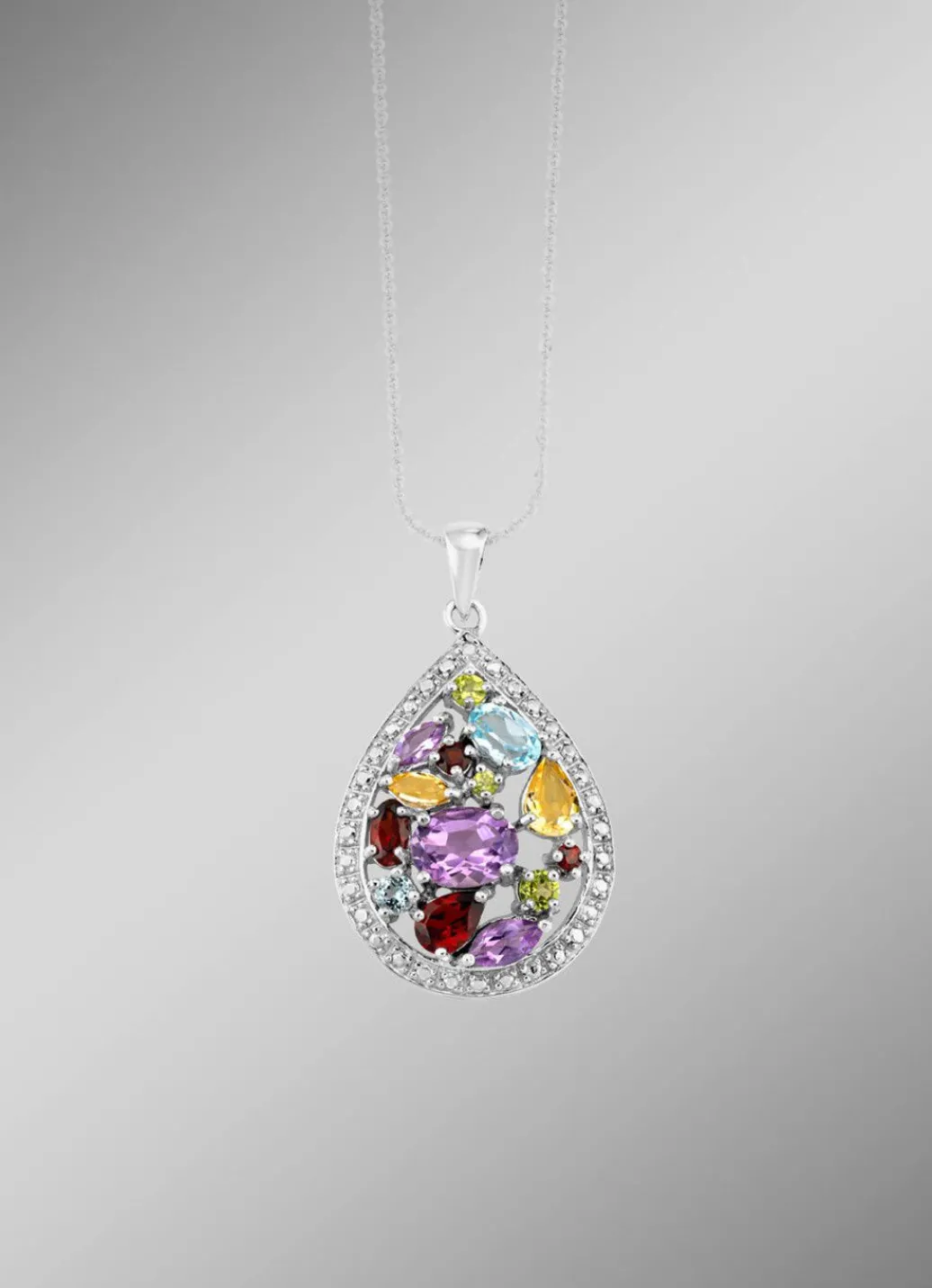 Sale Zeitlose Schönheit: Garnitur mit Diamant und Edelsteinen Damen Anhänger